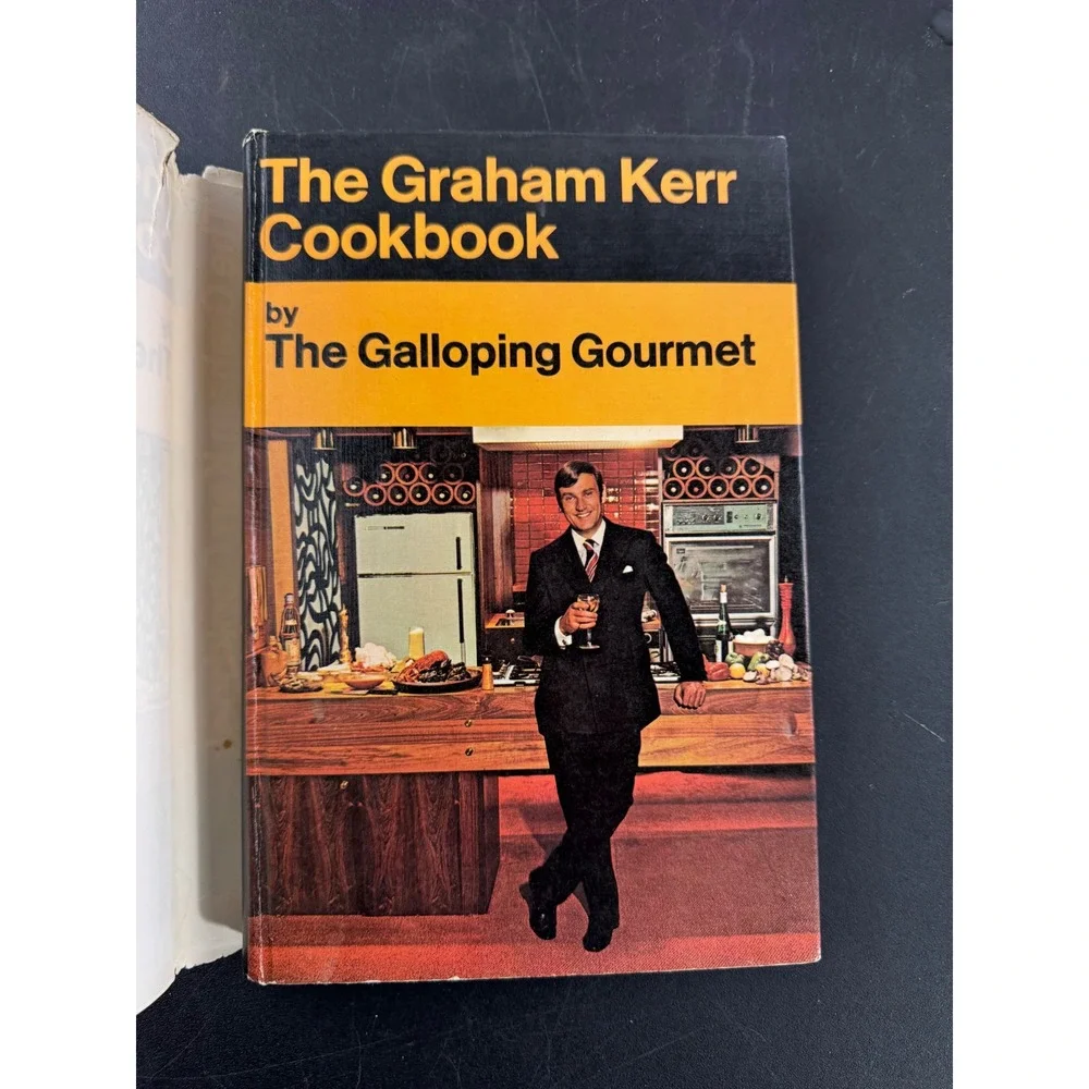 The Graham Kerr Cookbook Galloping Gourmet Vintage‎ 1969 Hardcover Doubleday